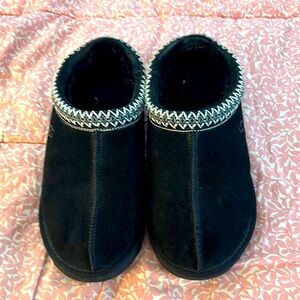 UGG women’s Tasman slip ons.